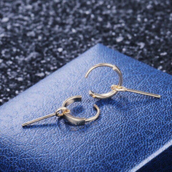 NEW 18k gold plated unique earrings - Picture 3 of 3